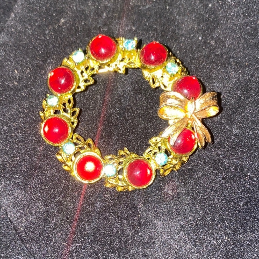 Vintage Weiss Christmas Wreath Elegant Gold With Blue and Red Brooch